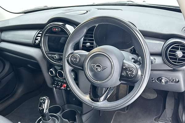 2021 MINI Hatch Cooper Classic F56 LCI thumb-19