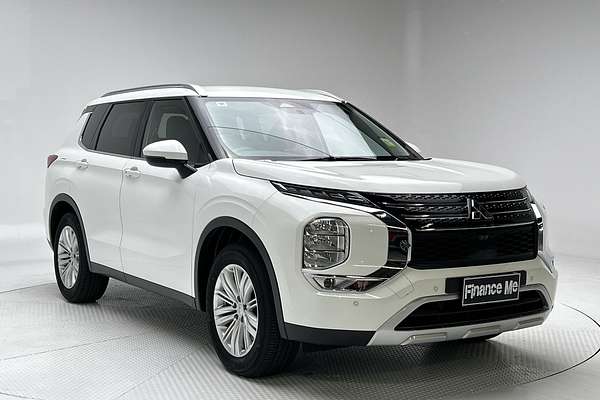 2024 Mitsubishi Outlander LS ZM