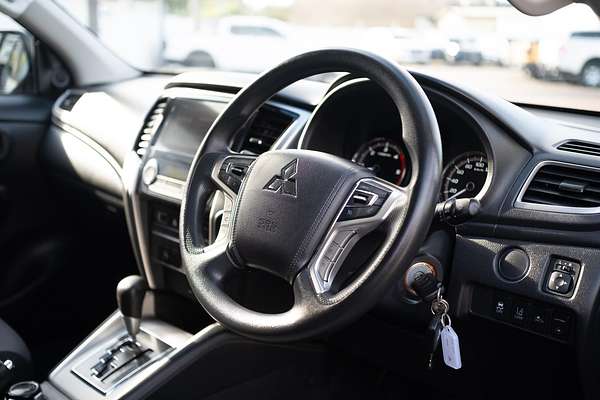2020 Mitsubishi Triton GLX+ MR 4X4 thumb-3
