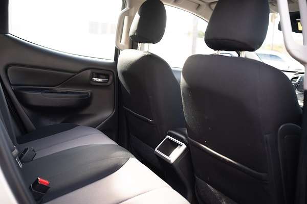 2020 Mitsubishi Triton GLX+ MR 4X4 thumb-6