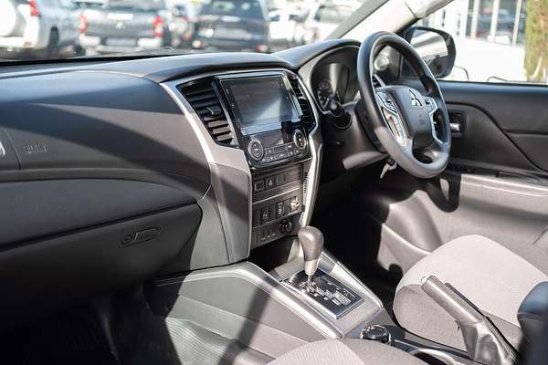 2020 Mitsubishi Triton GLX+ MR 4X4 thumb-15