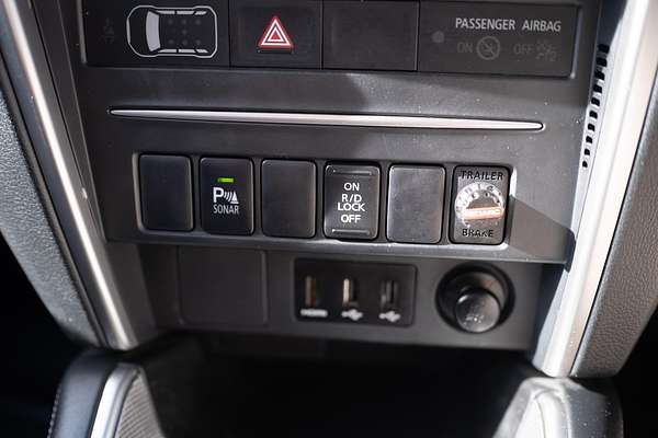 2020 Mitsubishi Triton GLX+ MR 4X4 thumb-24