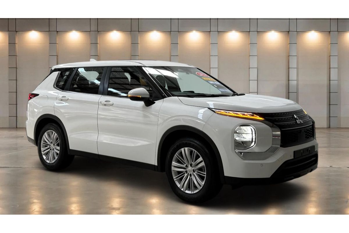 2024 Mitsubishi Outlander ES ZM