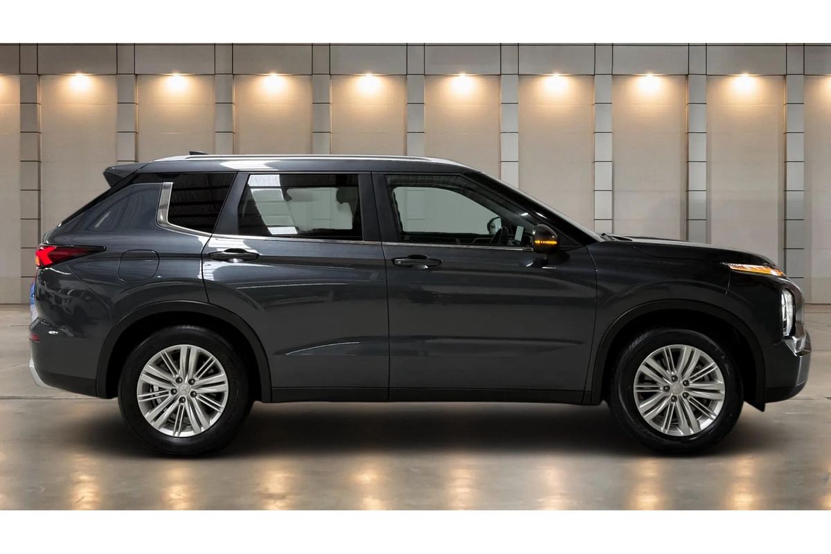 2024 Mitsubishi Outlander LS ZM