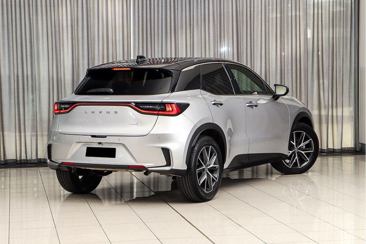 2024 Lexus LBX Luxury MAYH10R