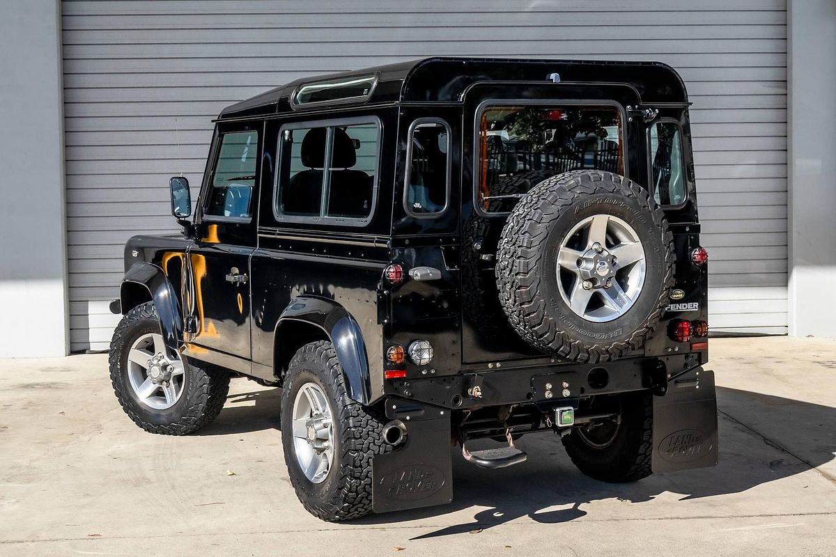 2010 Land Rover Defender 90