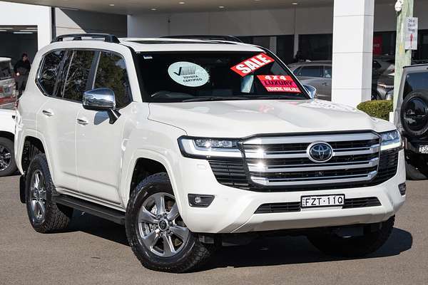 2024 Toyota Landcruiser Sahara FJA300R