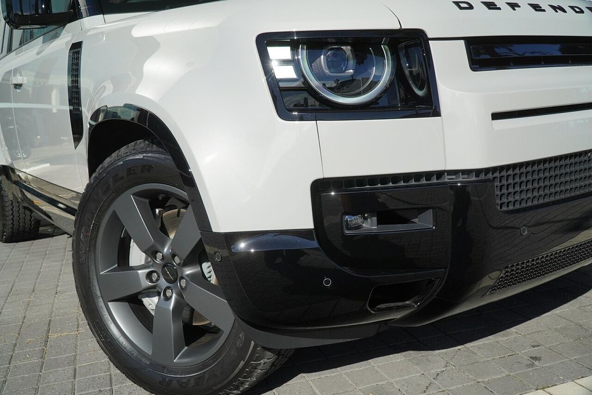 2025 Land Rover Defender 110 D350 X-Dynamic SE L663