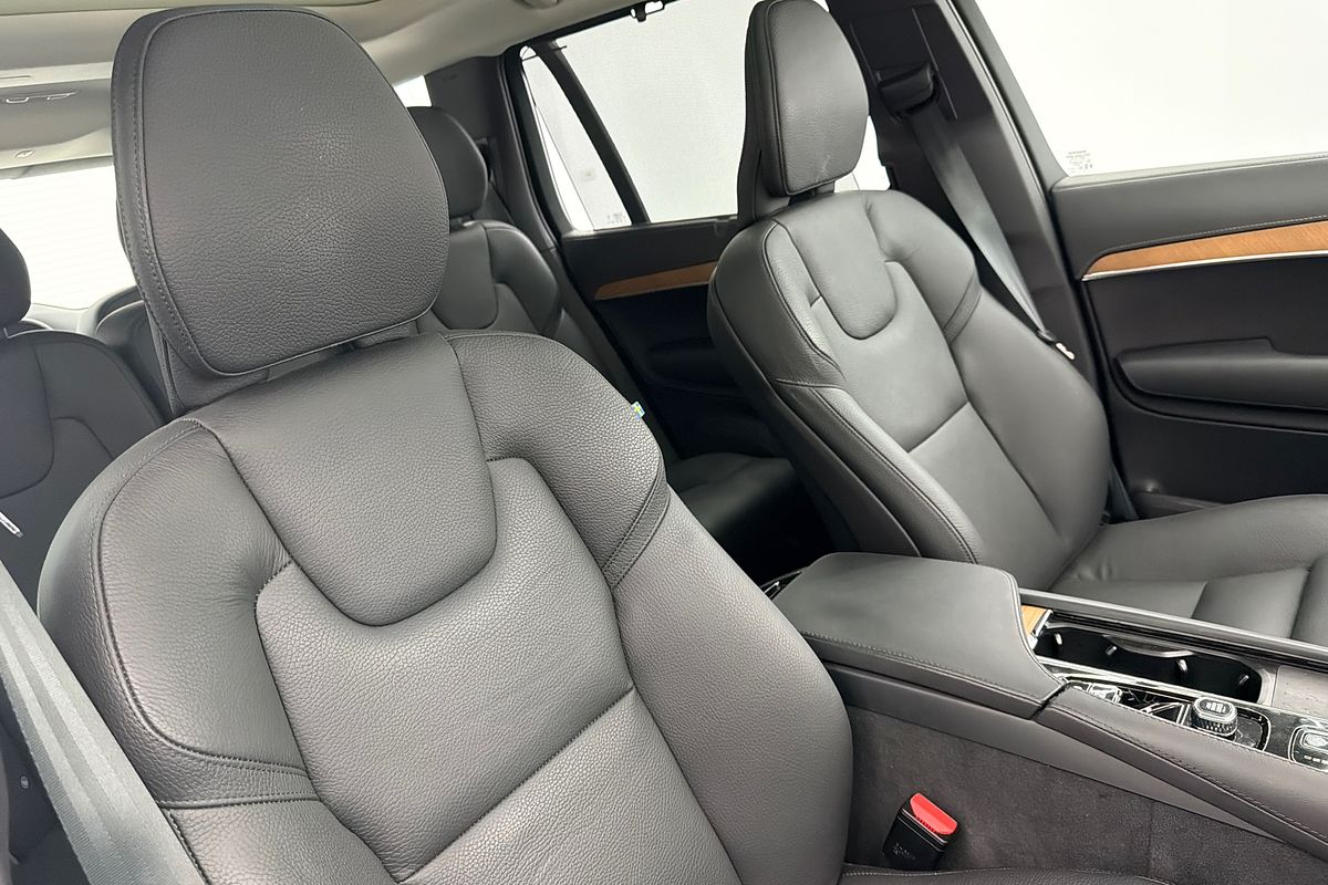 2023 Volvo XC90 Ultimate B6 Bright