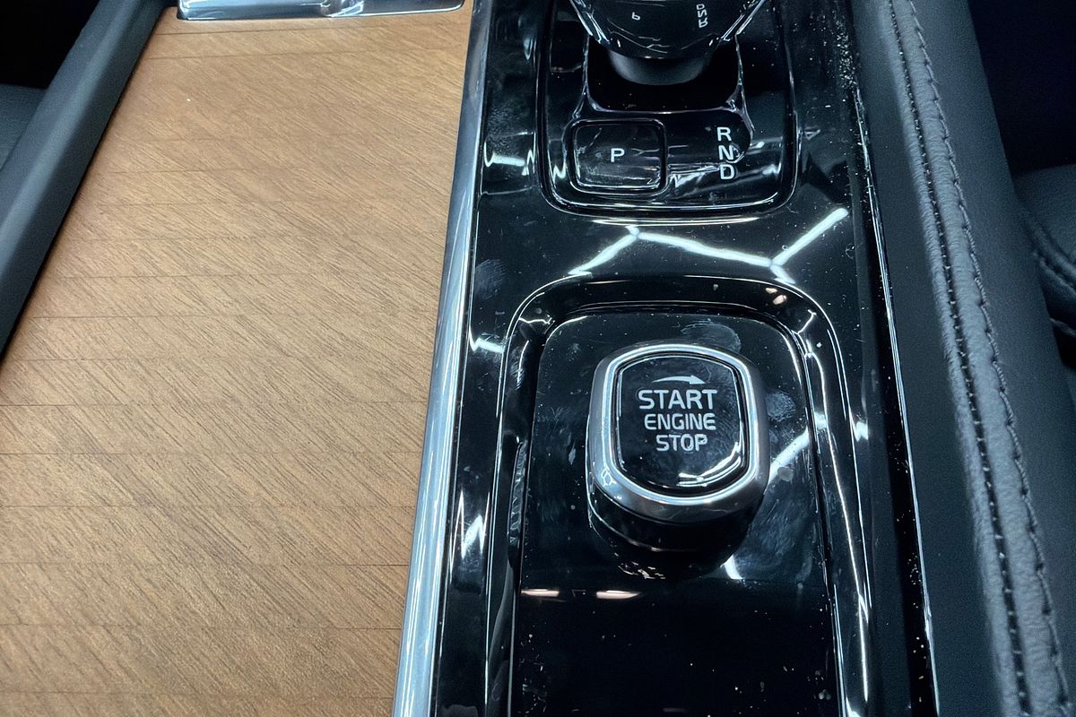 2023 Volvo XC90 Ultimate B6 Bright