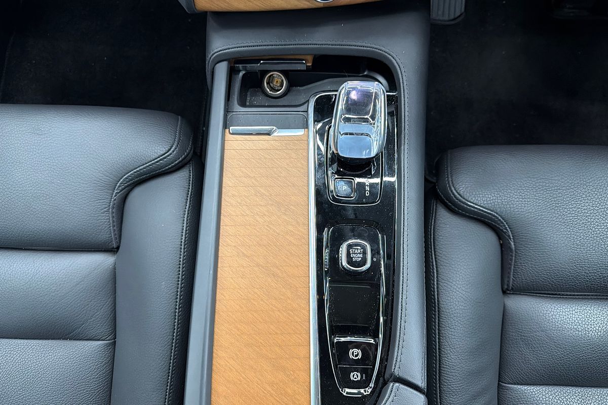 2023 Volvo XC90 Ultimate B6 Bright