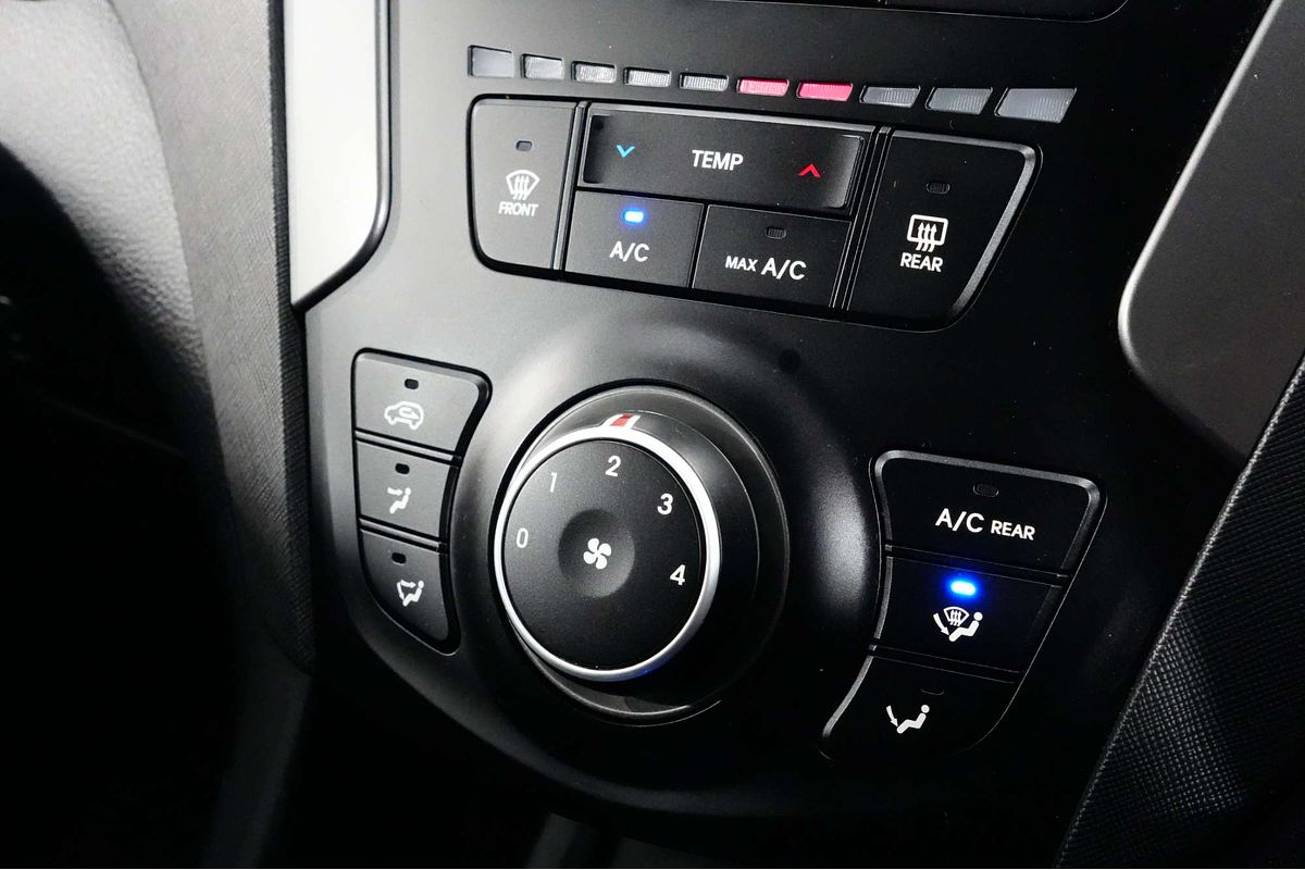 2015 Hyundai Santa Fe Active DM3 Series II