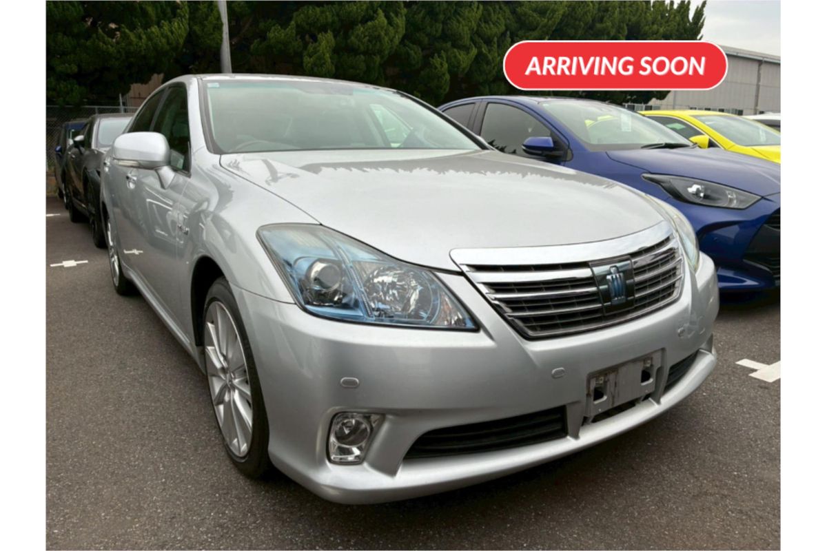 2011 Toyota Crown Hybrid