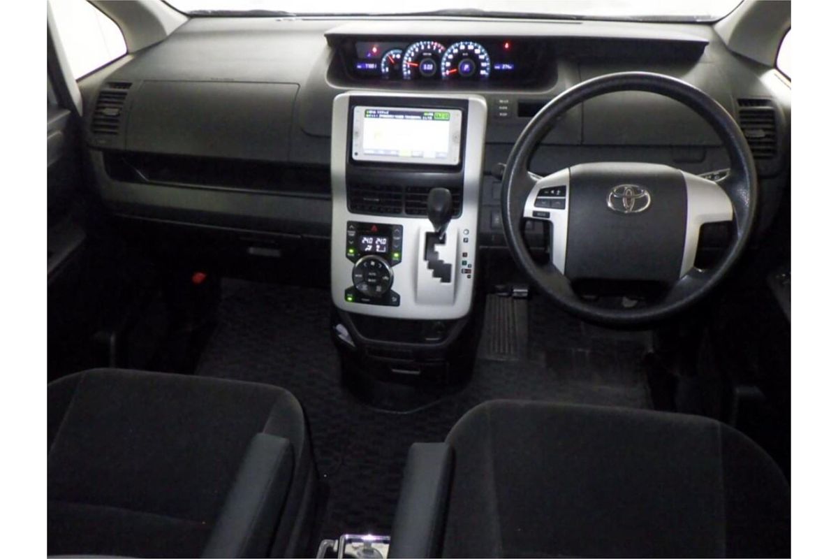 2012 Toyota Voxy X L-Edition Welcab 4WD