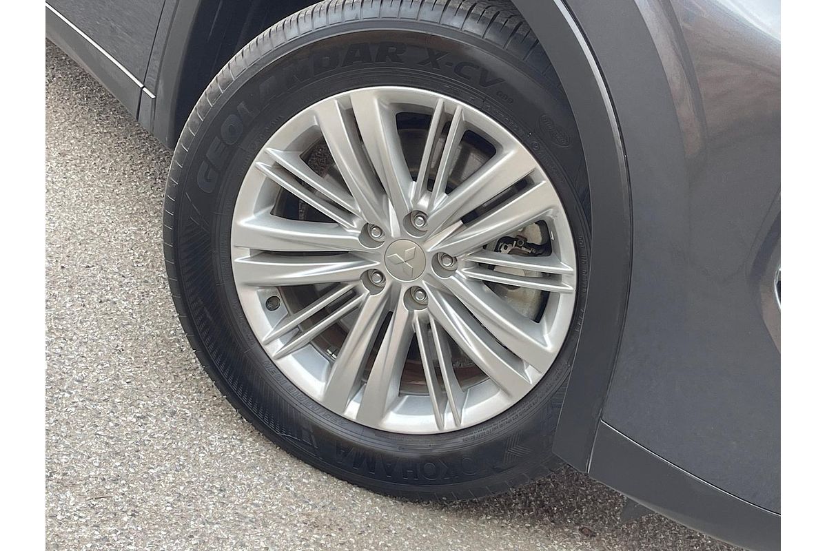 2024 Mitsubishi Outlander ES ZM