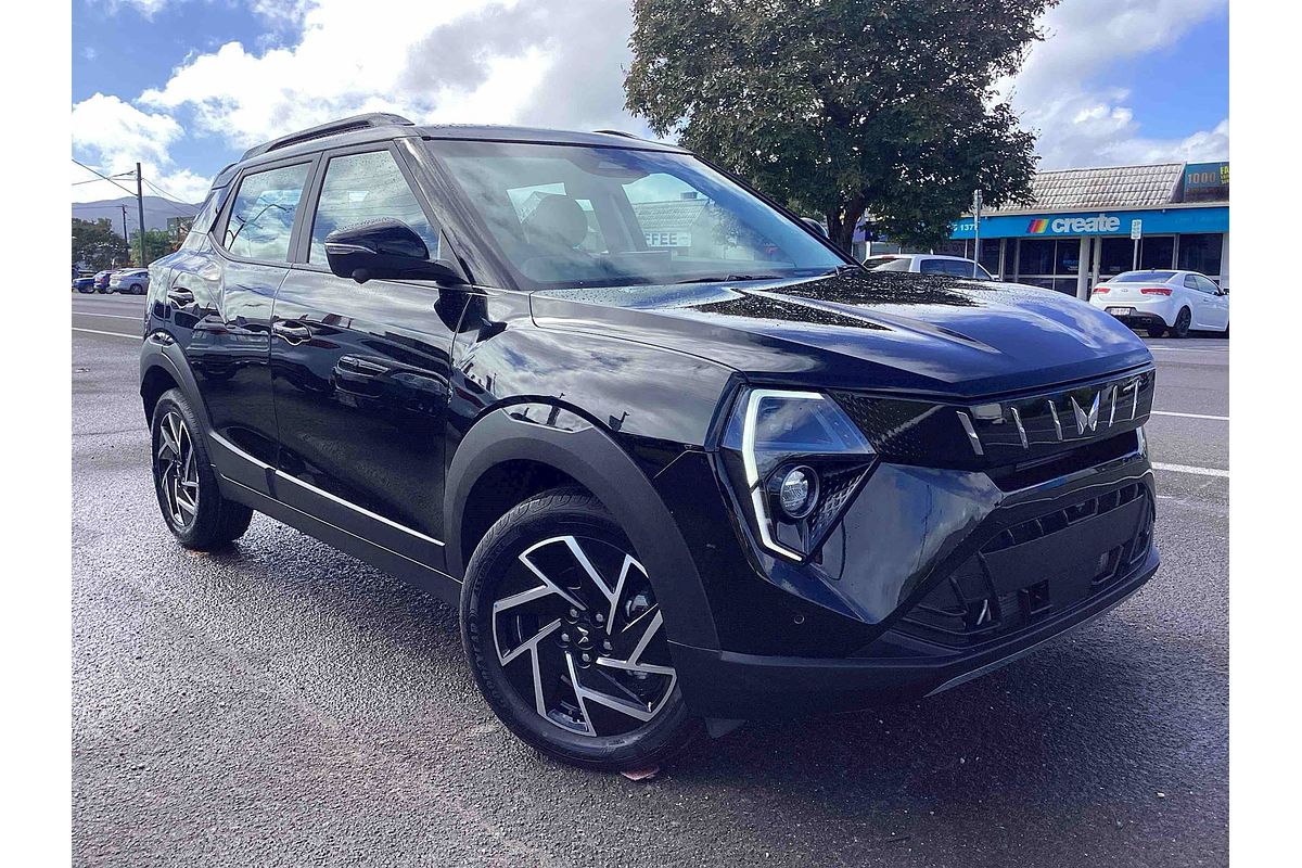 2025 Mahindra XUV3XO AX7L
