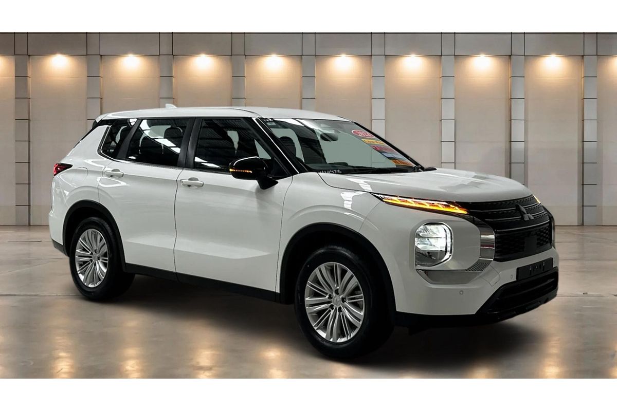 2024 Mitsubishi Outlander ES ZM