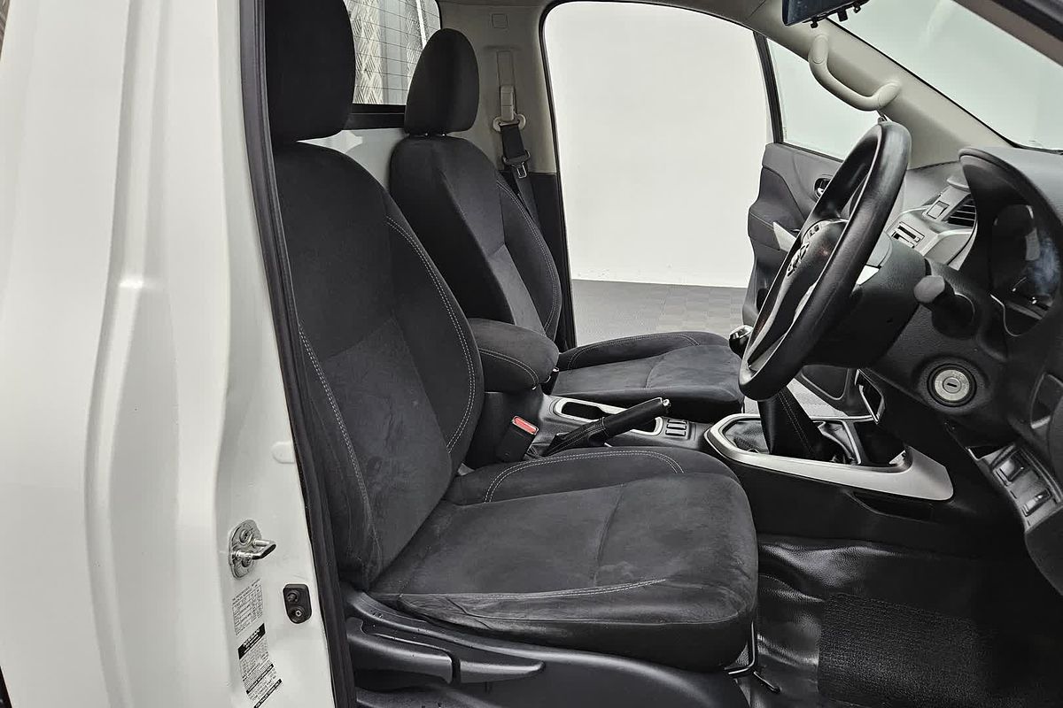 2018 Nissan Navara RX D23 Series 2 Rear Wheel Drive