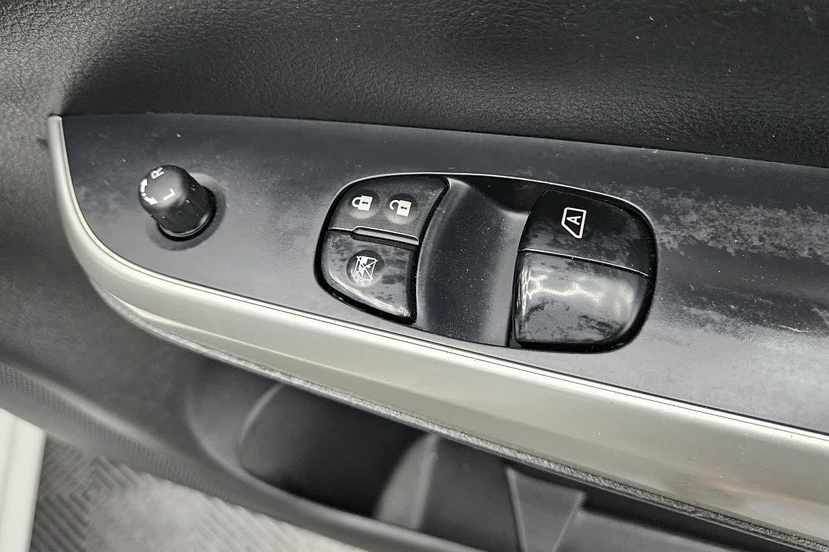 2018 Nissan Navara RX D23 Series 2 Rear Wheel Drive