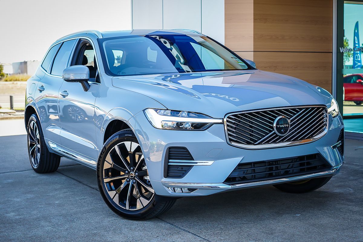 2026 Volvo XC60 Plus B5 Bright