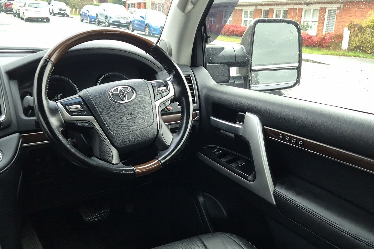 2020 Toyota Landcruiser Sahara VDJ200R