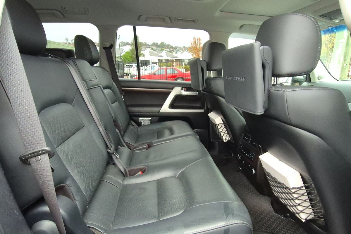 2020 Toyota Landcruiser Sahara VDJ200R