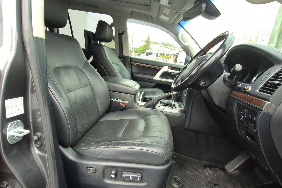 2020 Toyota Landcruiser Sahara VDJ200R