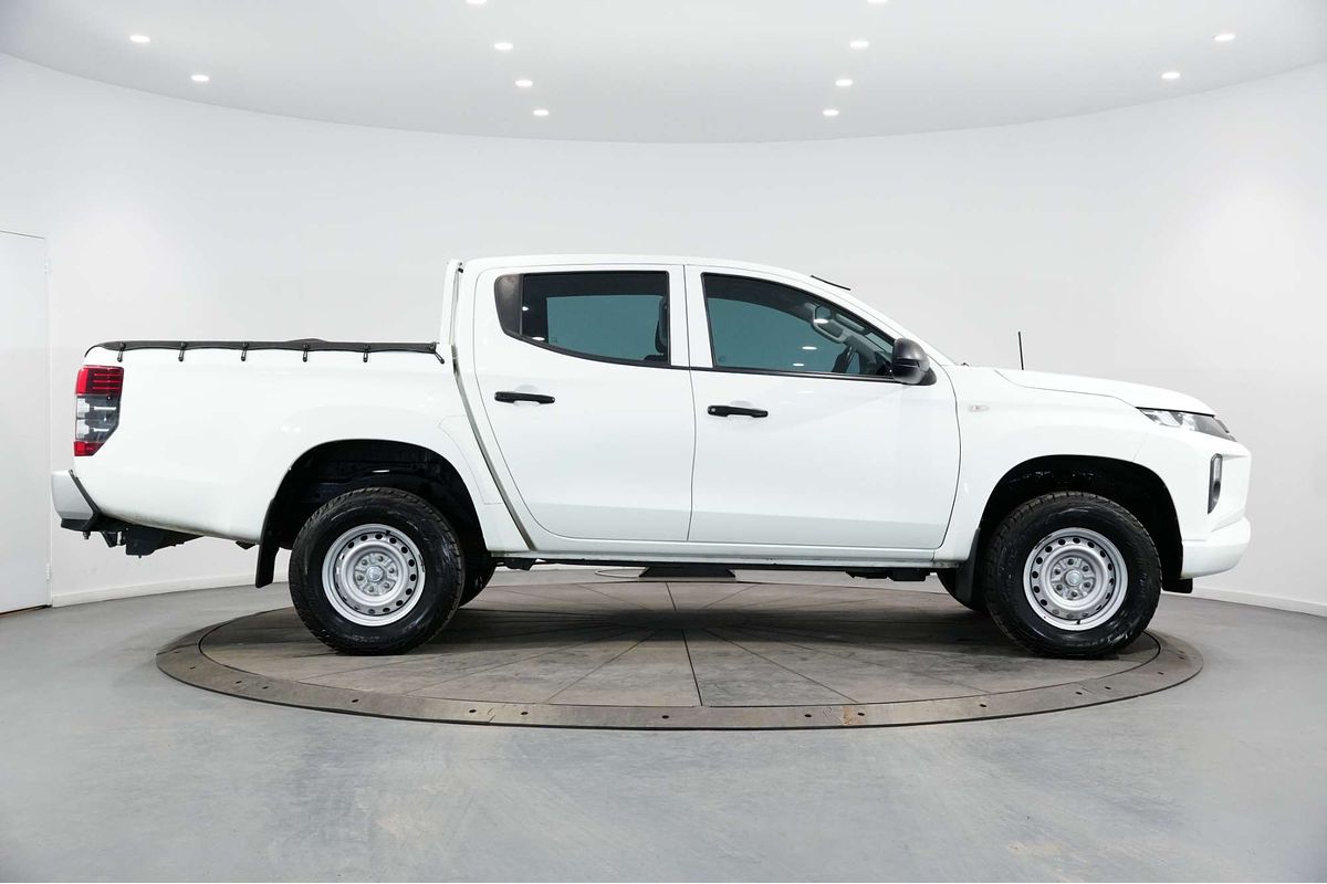2020 Mitsubishi Triton GLX ADAS MR 4X4