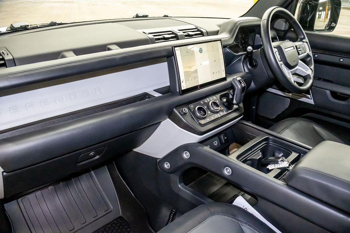 2023 Land Rover Defender 110 D300 X-Dynamic HSE L663