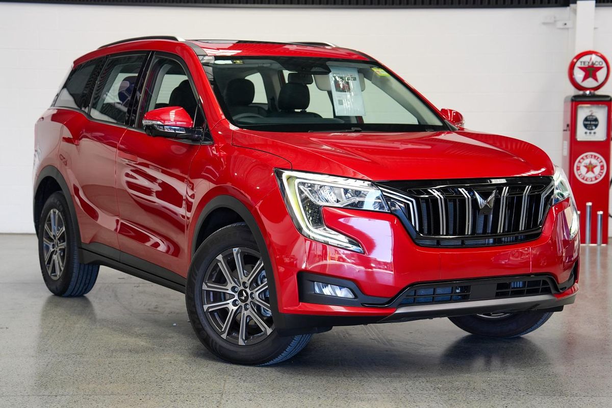 2025 Mahindra XUV700 AX7L