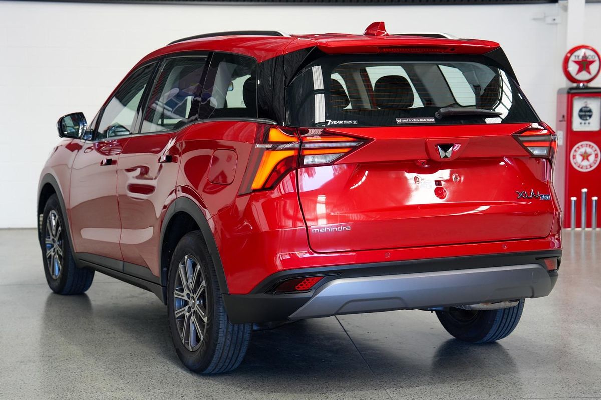2025 Mahindra XUV700 AX7L