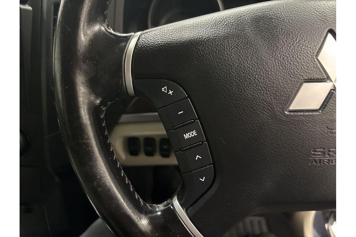 2009 Mitsubishi Pajero Exceed NT