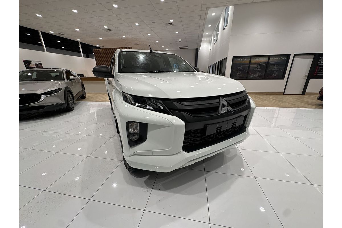 2023 Mitsubishi Triton GLX MR 4X4