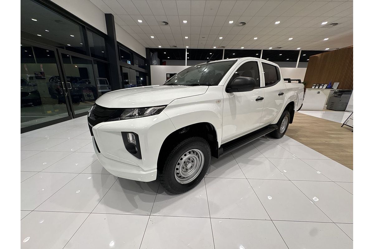 2023 Mitsubishi Triton GLX MR 4X4