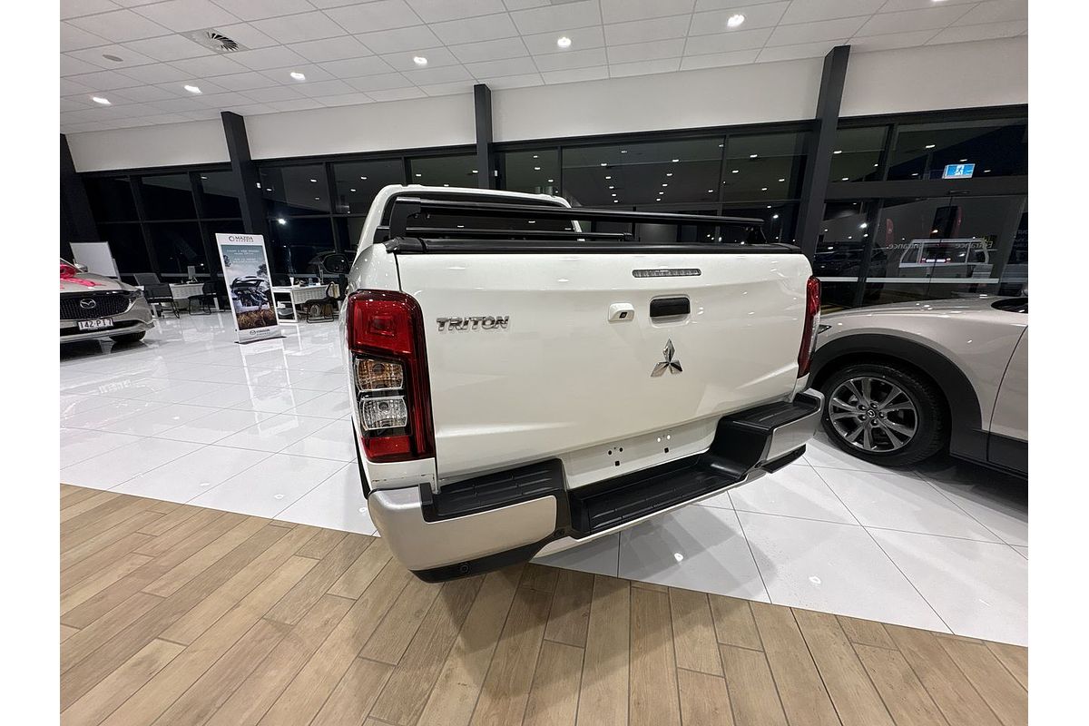 2023 Mitsubishi Triton GLX MR 4X4