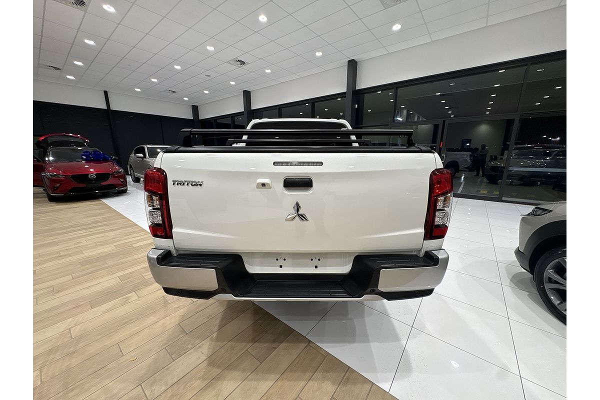 2023 Mitsubishi Triton GLX MR 4X4