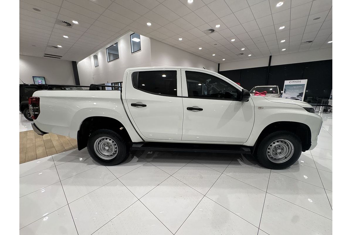 2023 Mitsubishi Triton GLX MR 4X4