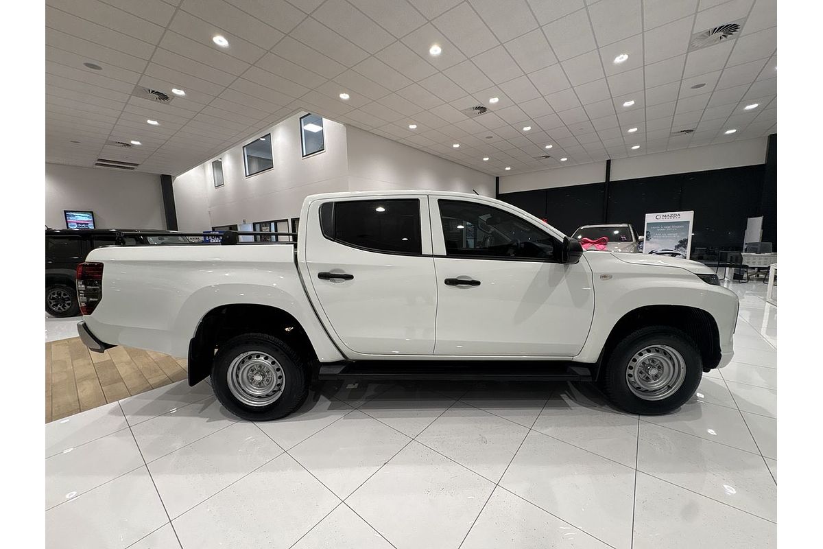 2023 Mitsubishi Triton GLX MR 4X4