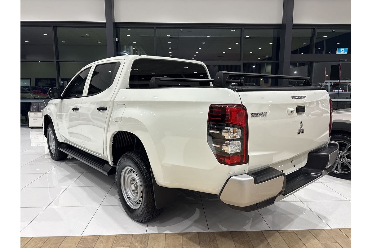 2023 Mitsubishi Triton GLX MR 4X4