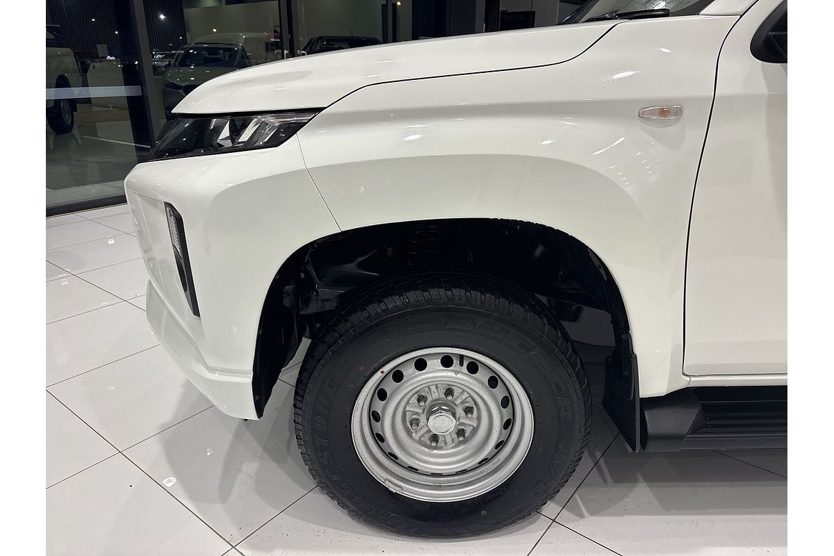 2023 Mitsubishi Triton GLX MR 4X4