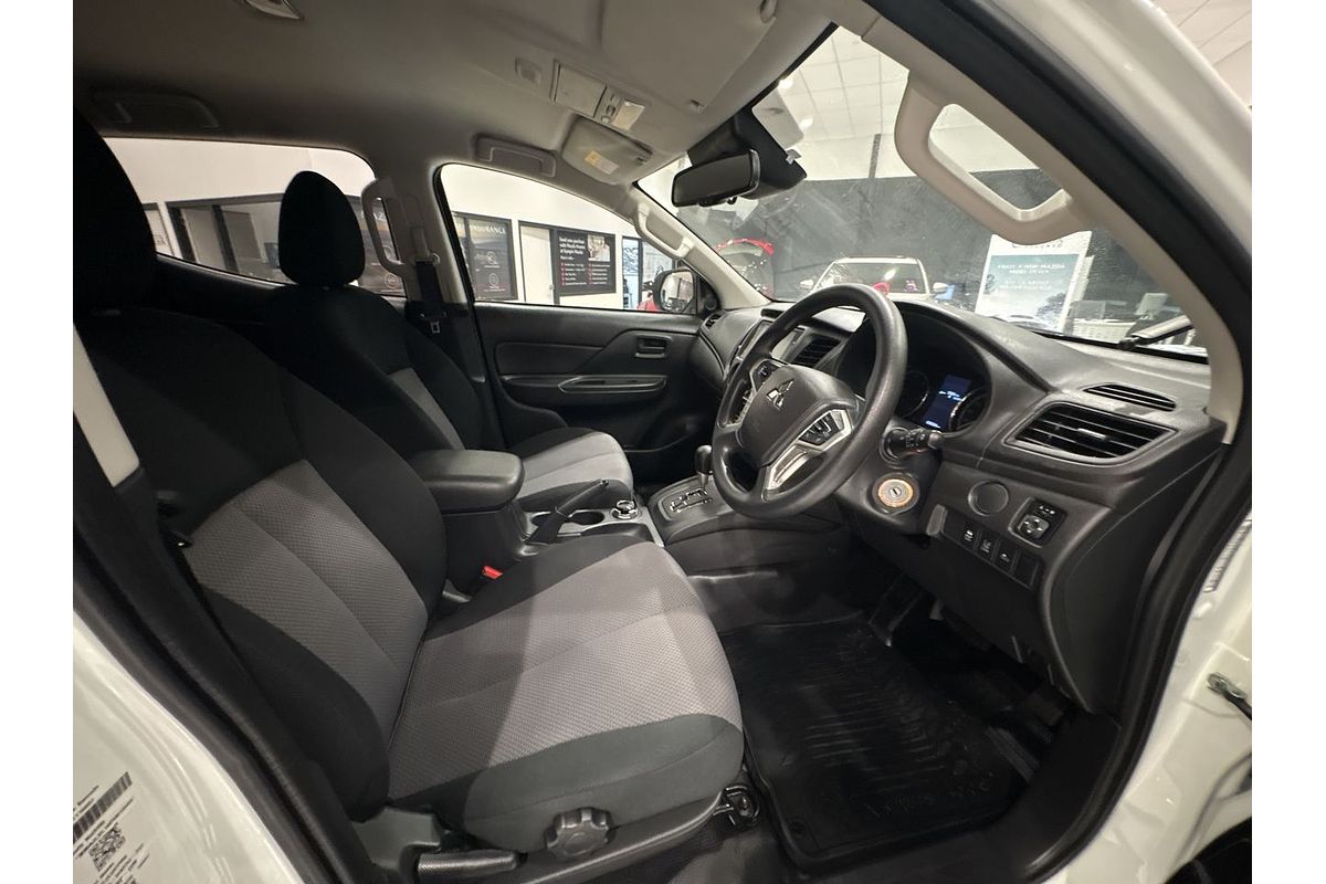 2023 Mitsubishi Triton GLX MR 4X4