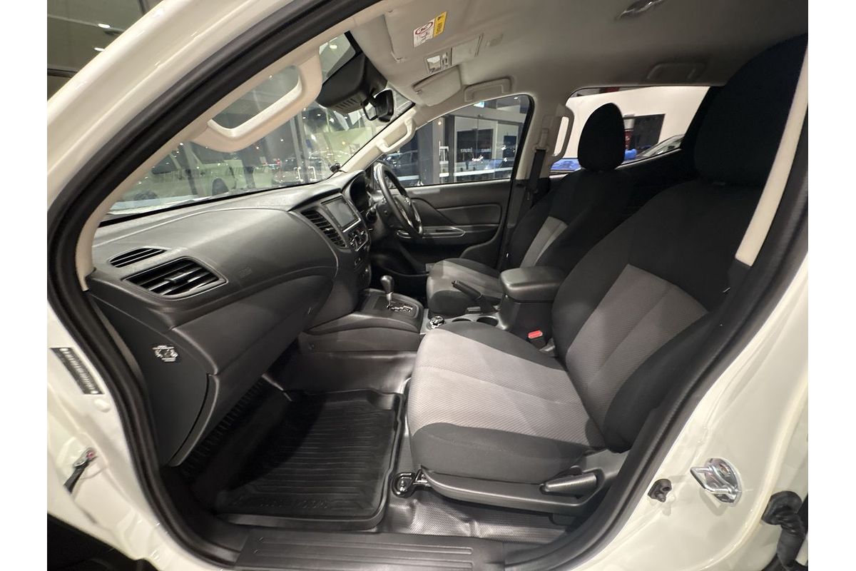 2023 Mitsubishi Triton GLX MR 4X4