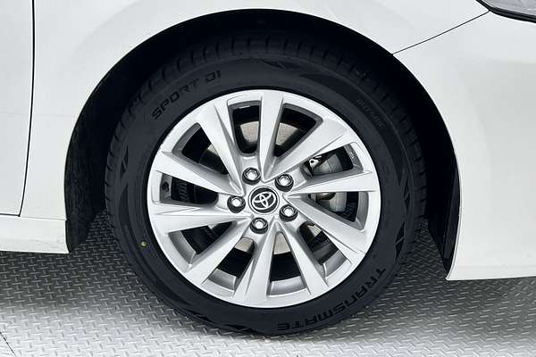 2024 Toyota Camry Ascent AXVH70R thumb-9