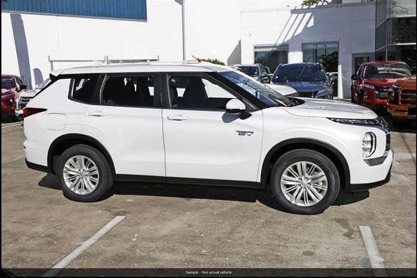 2024 Mitsubishi Outlander PHEV ES ZM