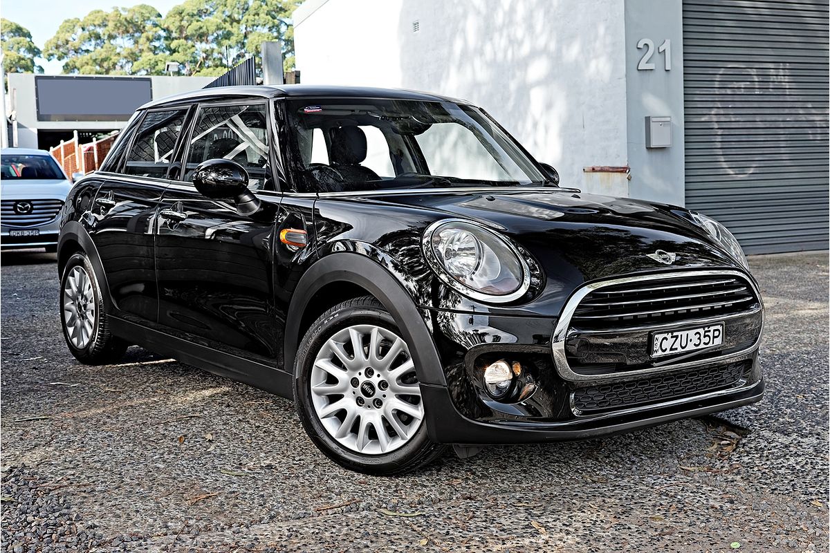 2015 MINI Cooper F55