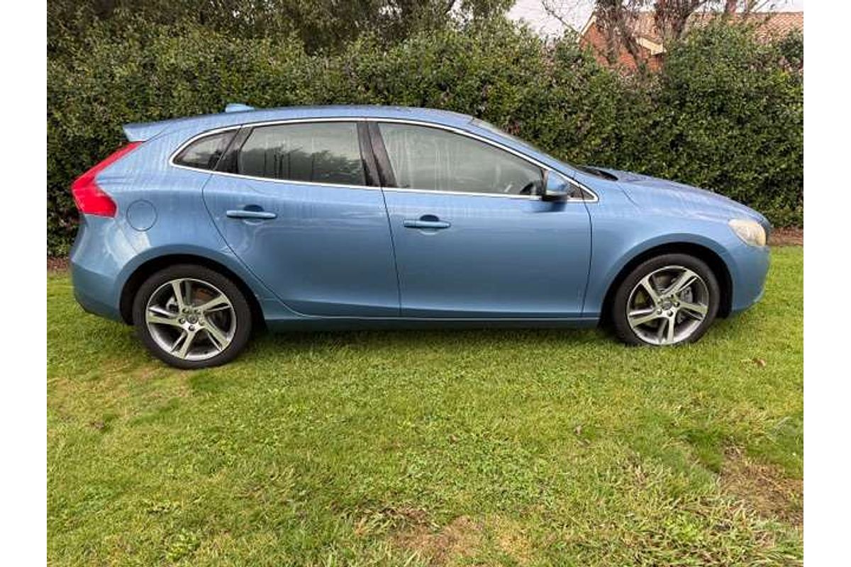 2015 Volvo V40 T3 Kinetic