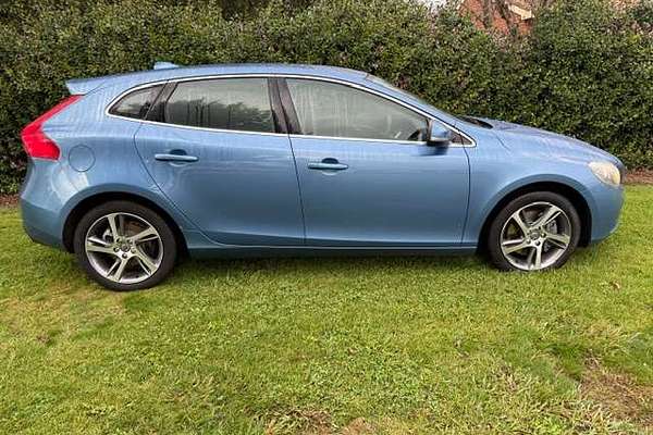 2015 Volvo V40 T3 Kinetic