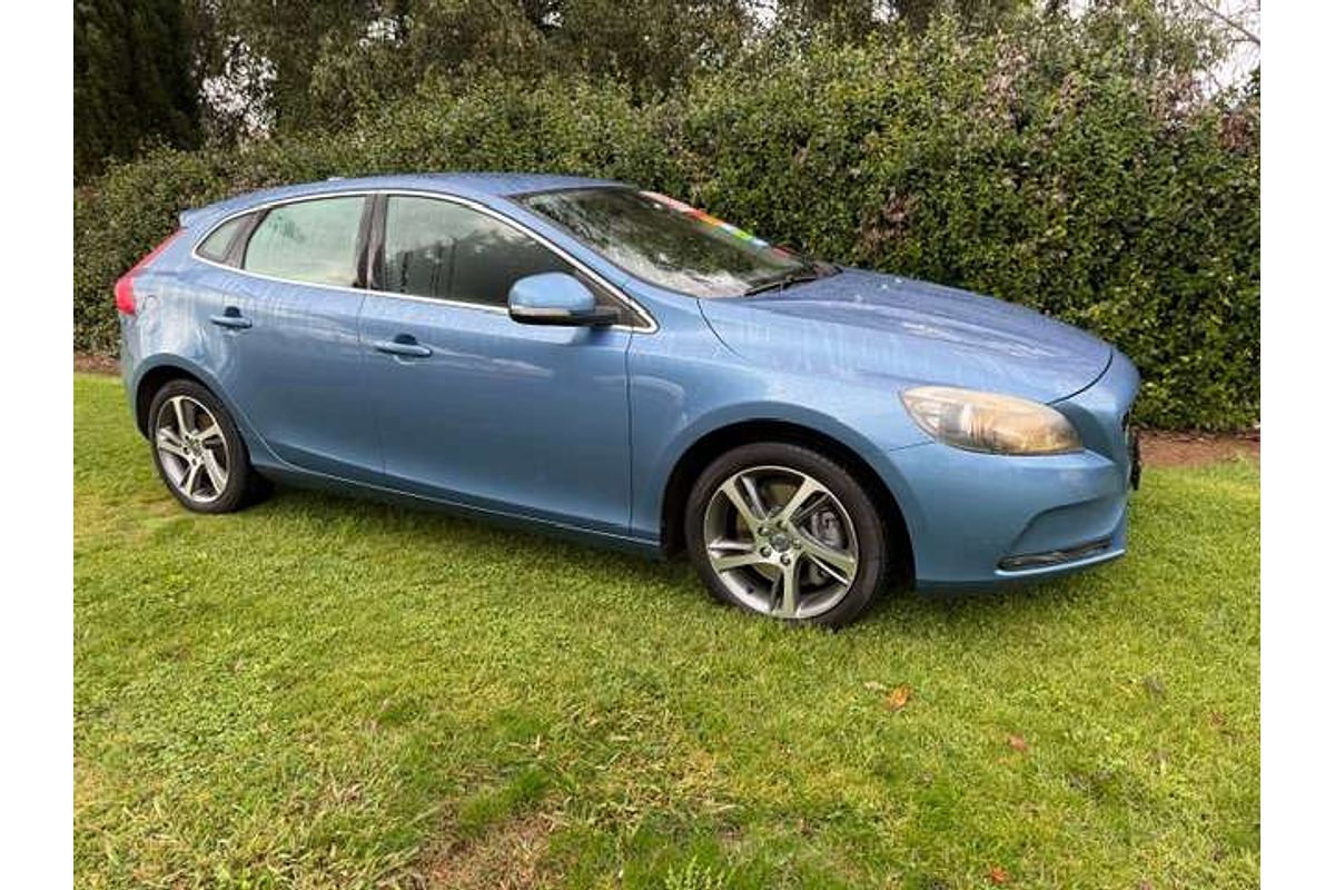 2015 Volvo V40 T3 Kinetic