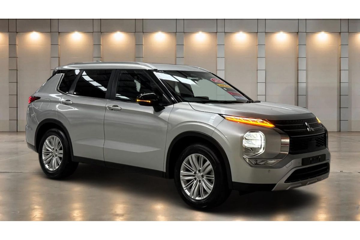 2024 Mitsubishi Outlander LS ZM