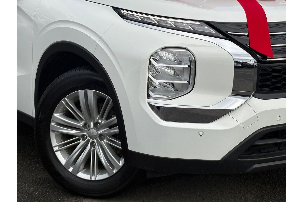 2024 Mitsubishi Outlander ES ZM